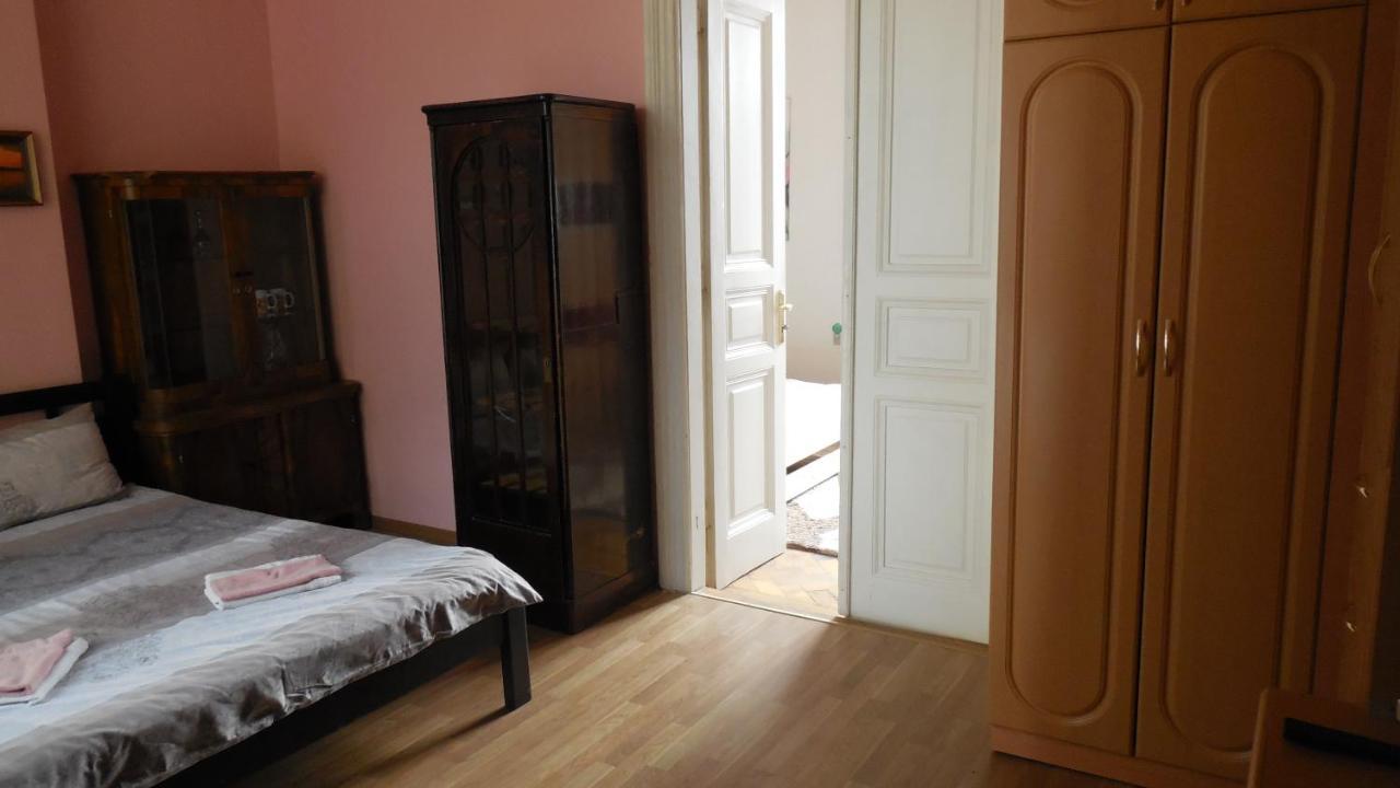 2 Room Apartment Near Opera House Львів Екстер'єр фото