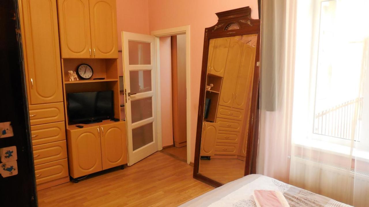 2 Room Apartment Near Opera House Львів Екстер'єр фото